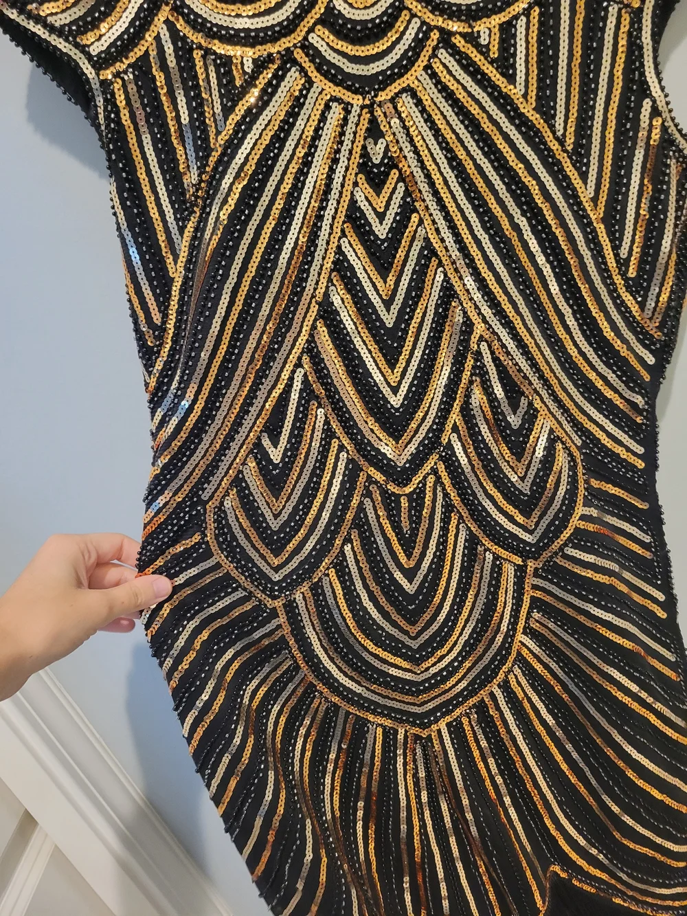 💃🏻Black and Gold Sequined Flapper Dress READ - Picture 2 of 8